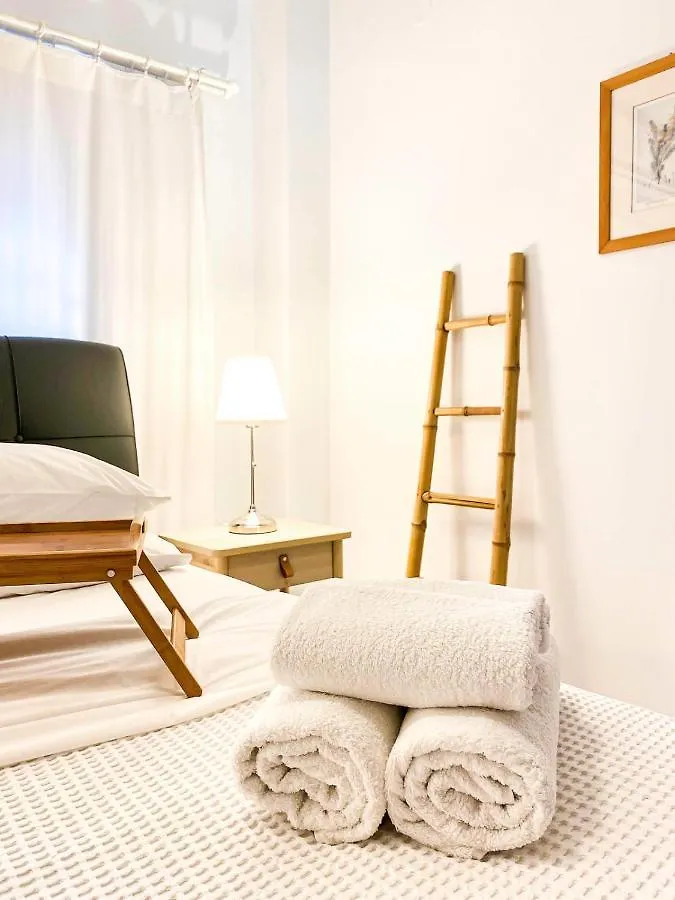 B Home In Panorama Thessaloniki Appartement